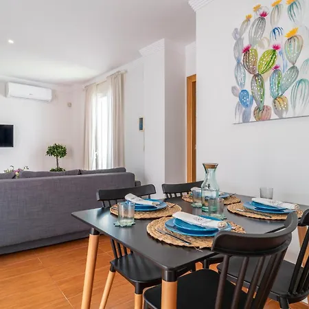 Pet Friendly In Apartment *